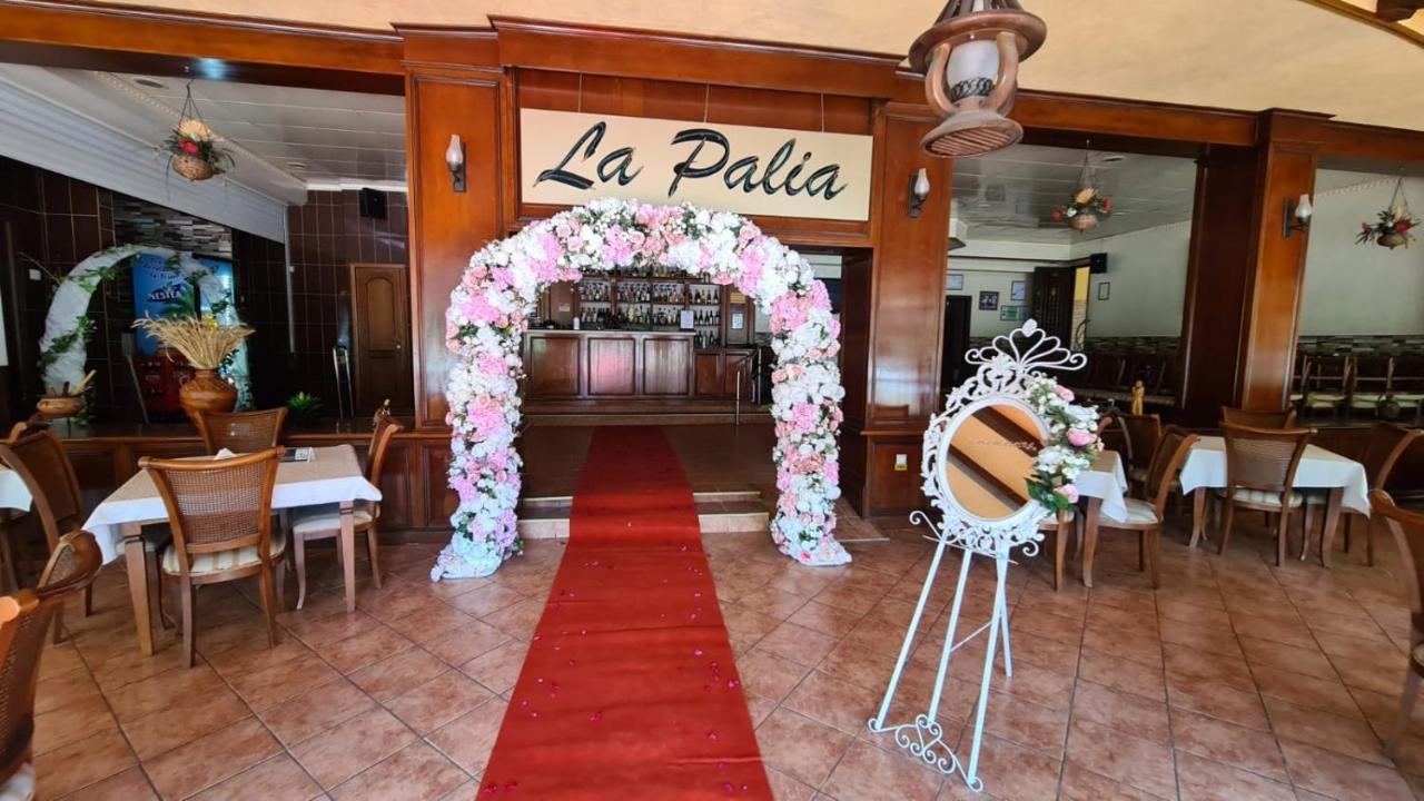 Pensiunea La Palia Iasi Bagian luar foto